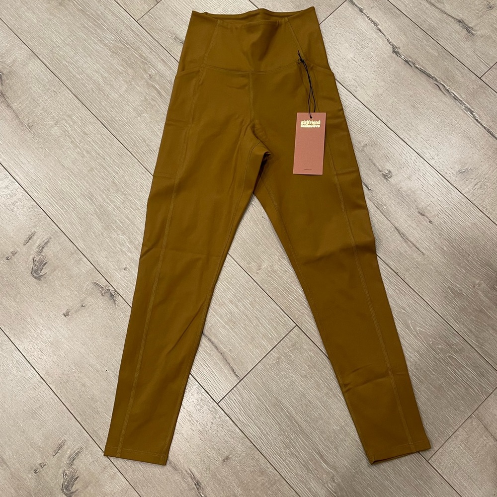 Mustard girlfriend collective leggings. Size XS NWT